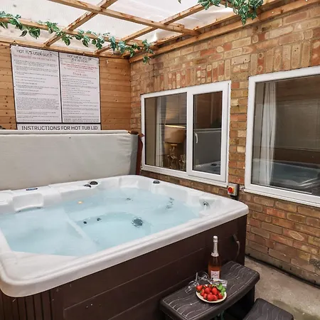 Tennyson House * Scarborough