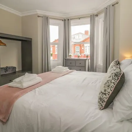 Tennyson House Holiday home