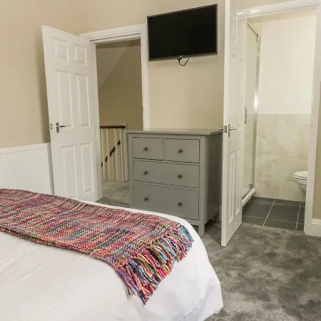 Tennyson House Holiday home